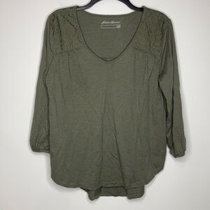 Eddie Bauer olive green v-neck top size medium